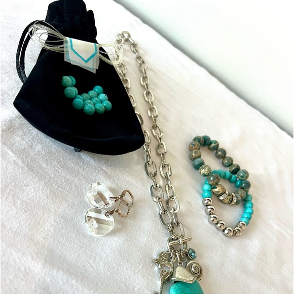 SALE: bundle of Necklace, earring, bracelets with blue howlite - Picture 2 of 7